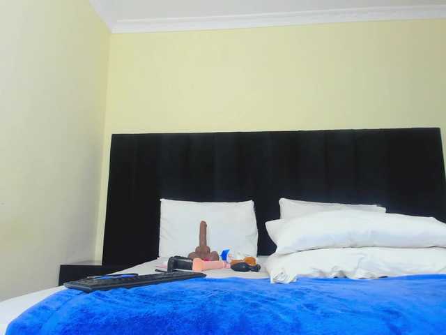Pretty-Queen live cam on BongaCams