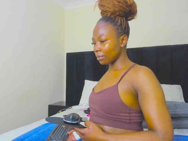 Pretty-Queen webcam