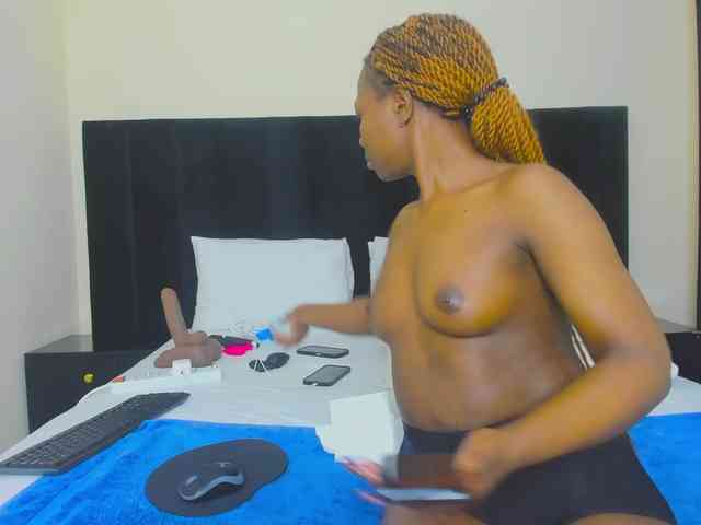 Pretty-Queen Live Webcam on BongaCams