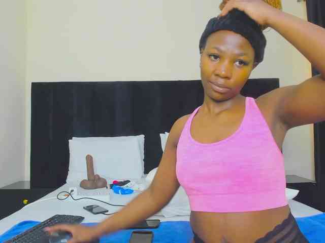 Pretty-Queen webcam
