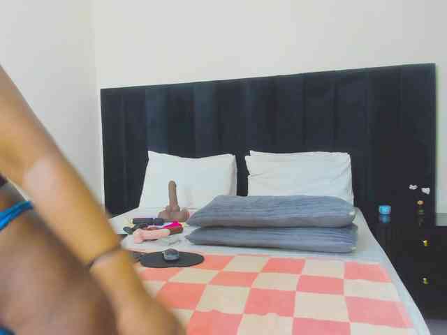 Pretty-Queen webcam