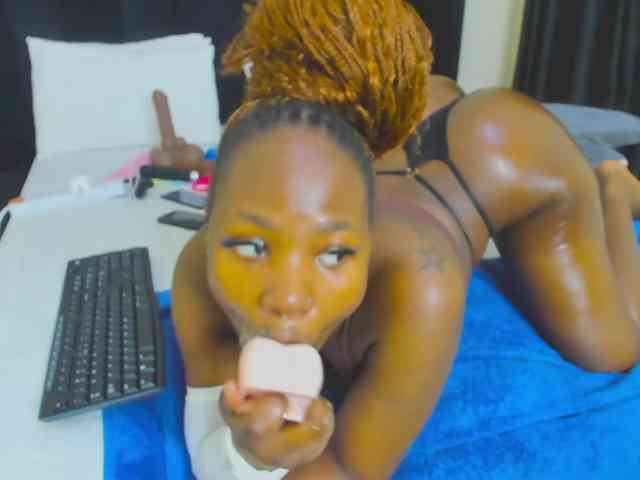 Pretty-Queen webcam