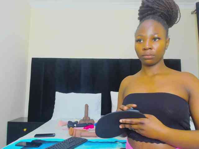 Pretty-Queen webcam