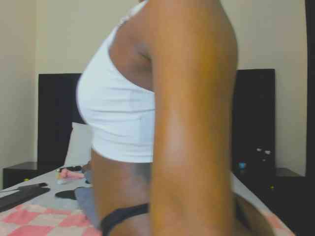 Pretty-Queen webcam