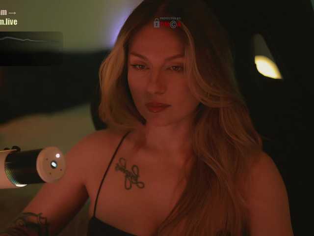D_i_aM live webcam show