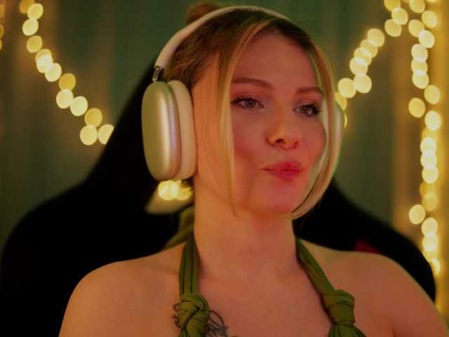 DianaMurr's BongaCams show and profile