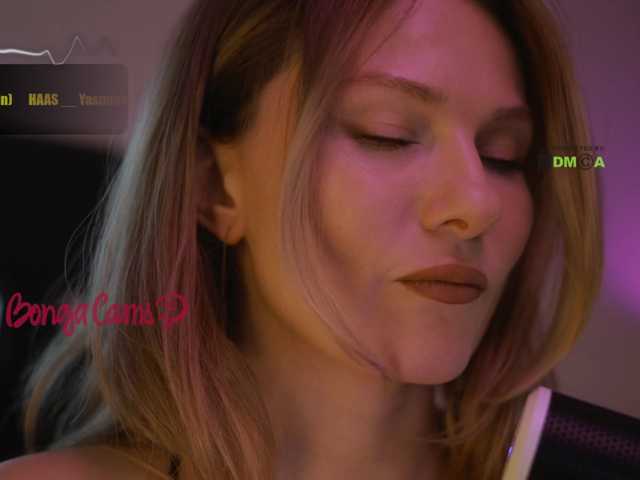 D_i_aM live cam preview