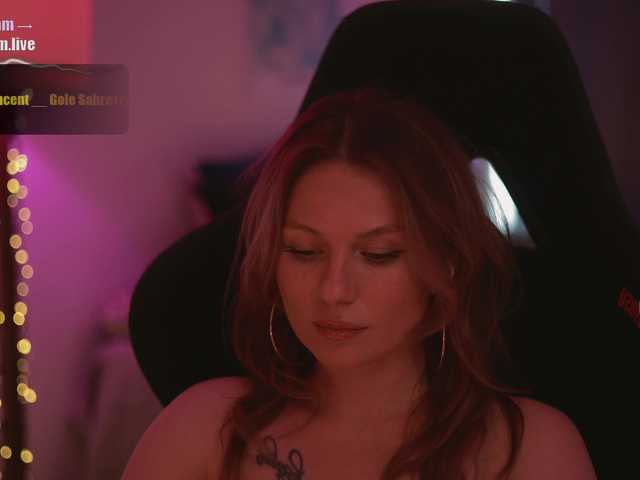 D_i_aM live webcam show