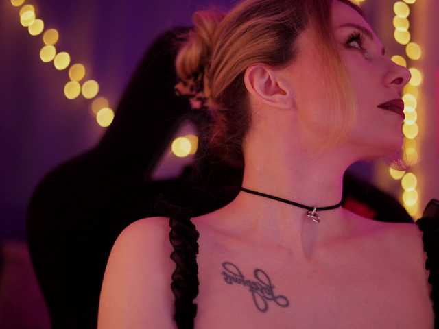 DianaMurr's BongaCams show and profile