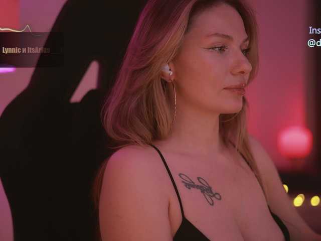 D_i_aM live cam preview