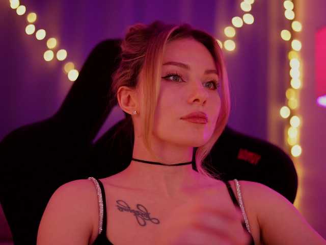 DianaMurr's BongaCams show and profile