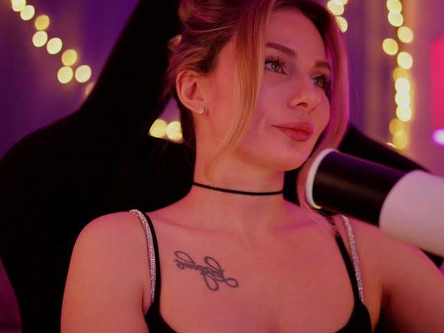 DianaMurr's BongaCams show and profile