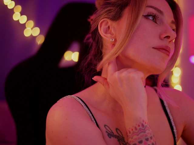 DianaMurr's BongaCams show and profile