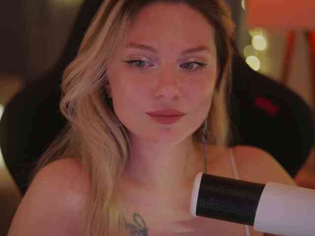 D_i_aM webcam