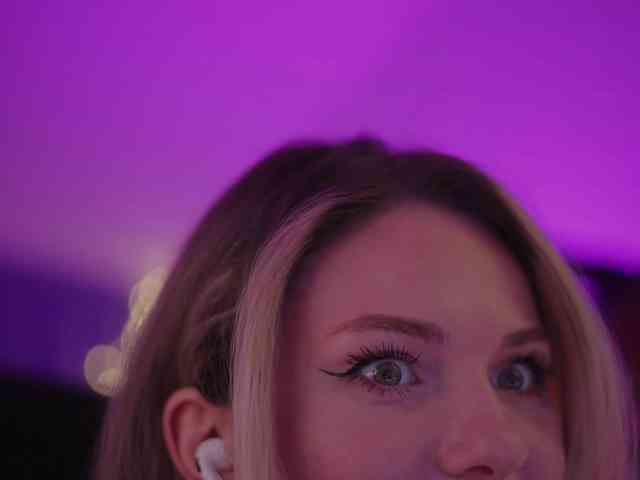 D_i_aM webcam