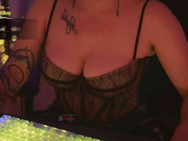 D_i_aM webcam
