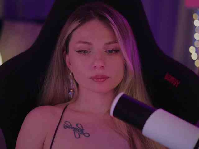 D_i_aM webcam
