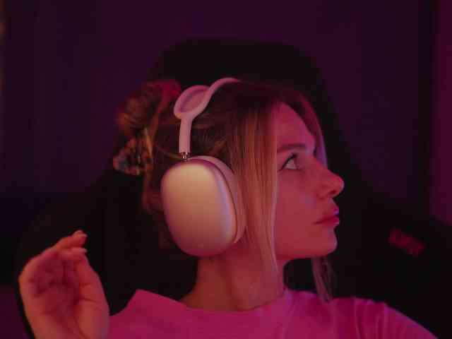 D_i_aM webcam
