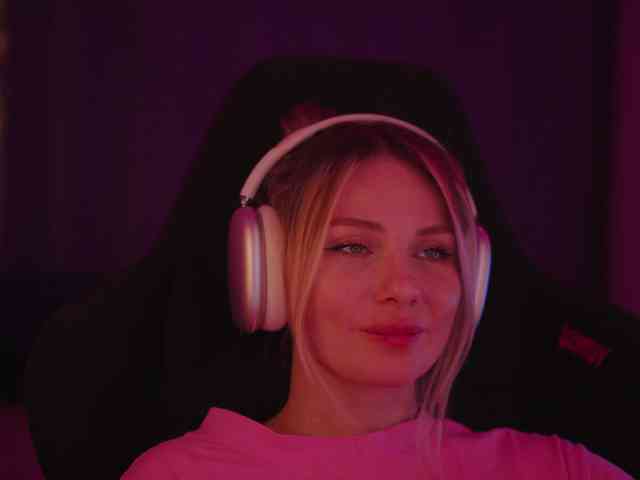D_i_aM webcam