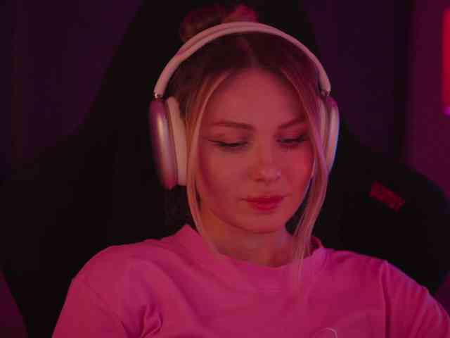 D_i_aM webcam