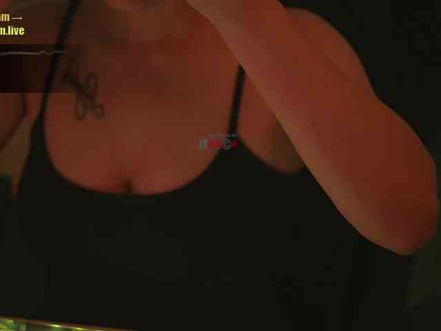 D_i_aM webcam