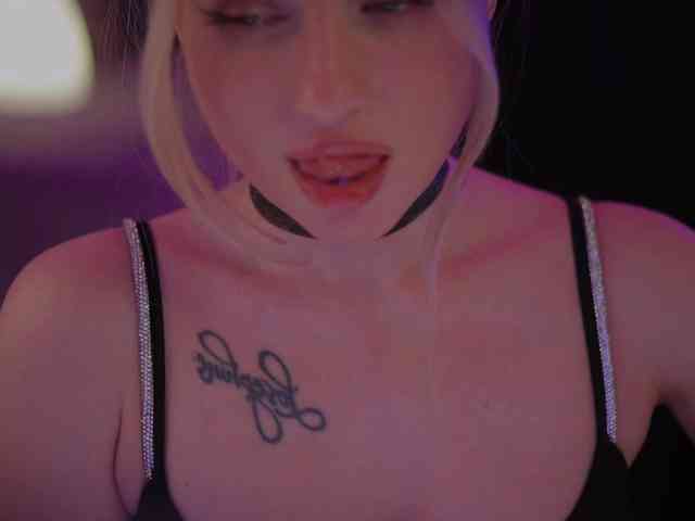 D_i_aM webcam