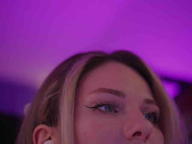 D_i_aM webcam