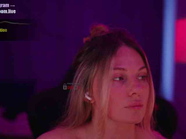 D_i_aM webcam