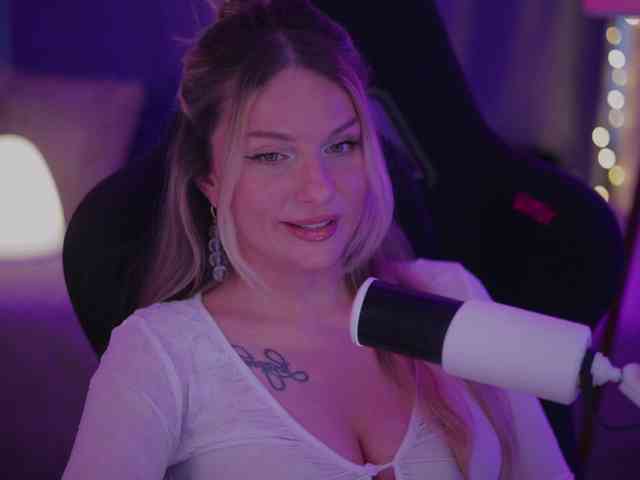 D_i_aM webcam