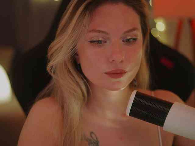 D_i_aM webcam