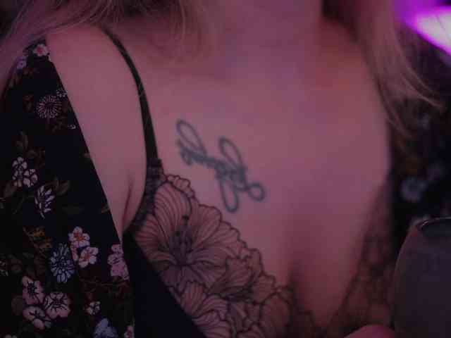D_i_aM webcam
