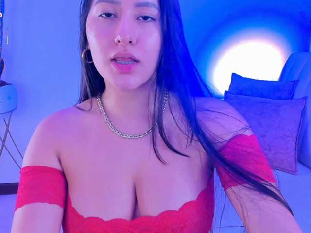 megan-cooper28 live cam on BongaCams