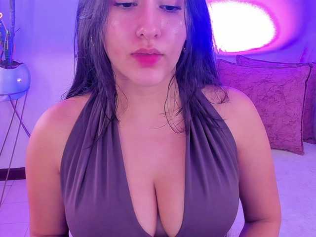 megan-cooper28 live cam