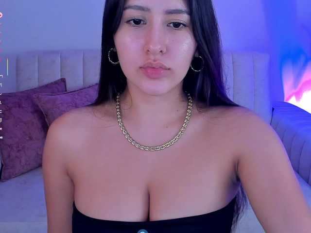 megan-cooper28 live cam on BongaCams