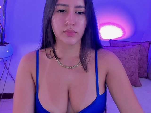 megan-cooper28 live cam on BongaCams