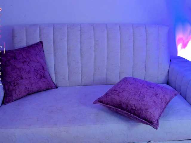 megan-cooper28 live cam on BongaCams