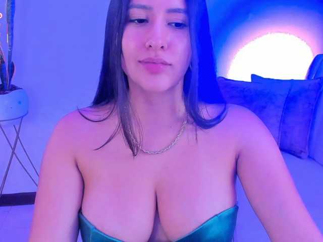 megan-cooper28 live cam on BongaCams