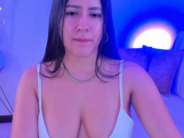 megan-cooper28 live cam on BongaCams