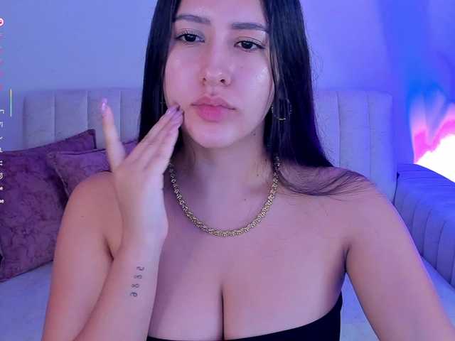 megan-cooper28 live cam on BongaCams