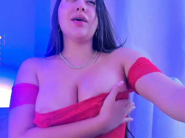 megan-cooper28 live cam on BongaCams