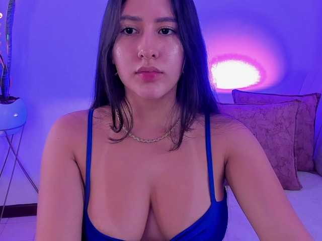 megan-cooper28 live cam on BongaCams
