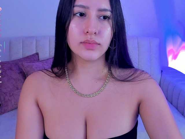 megan-cooper28 live cam on BongaCams