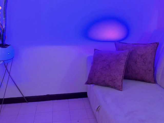 megan-cooper28 live webcam show