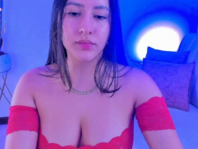 megan-cooper28 live cam on BongaCams