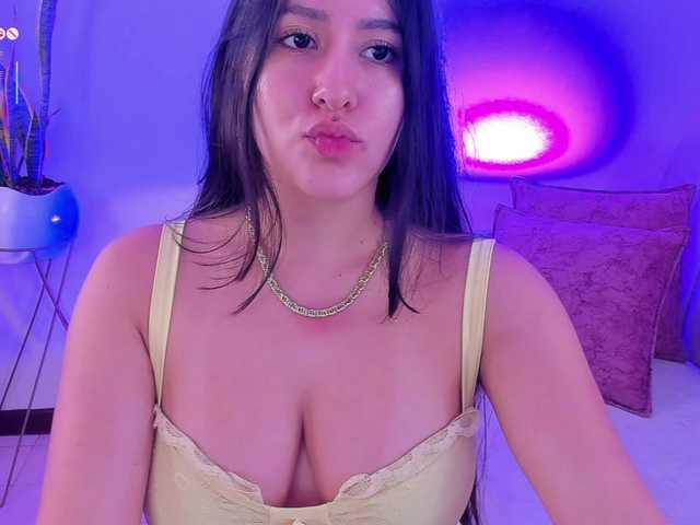 megan-cooper28 live cam