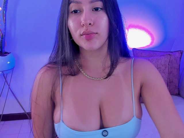 megan-cooper28 live cam on BongaCams
