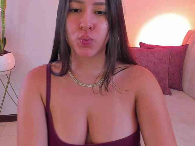 megan-cooper28 webcam