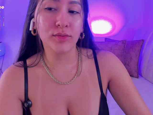megan-cooper28 webcam