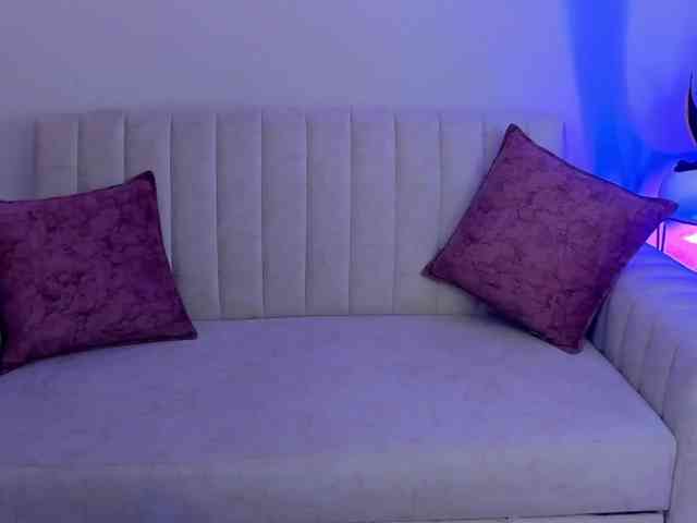 megan-cooper28 webcam