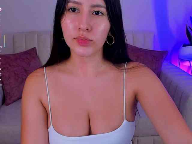 megan-cooper28 Live Webcam on BongaCams